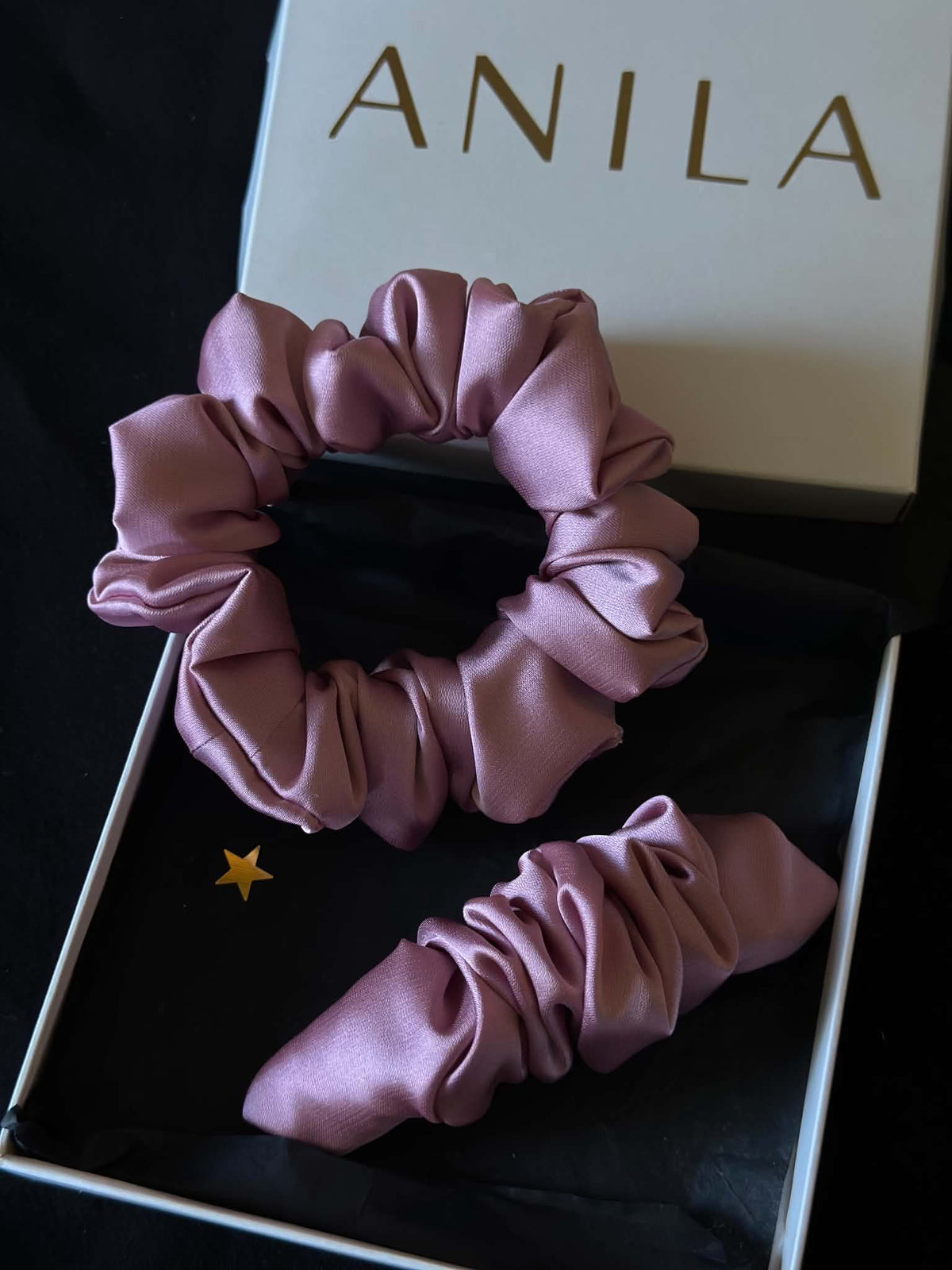 SOFT ROSE ARMANI šilko gumytė ir segtukas