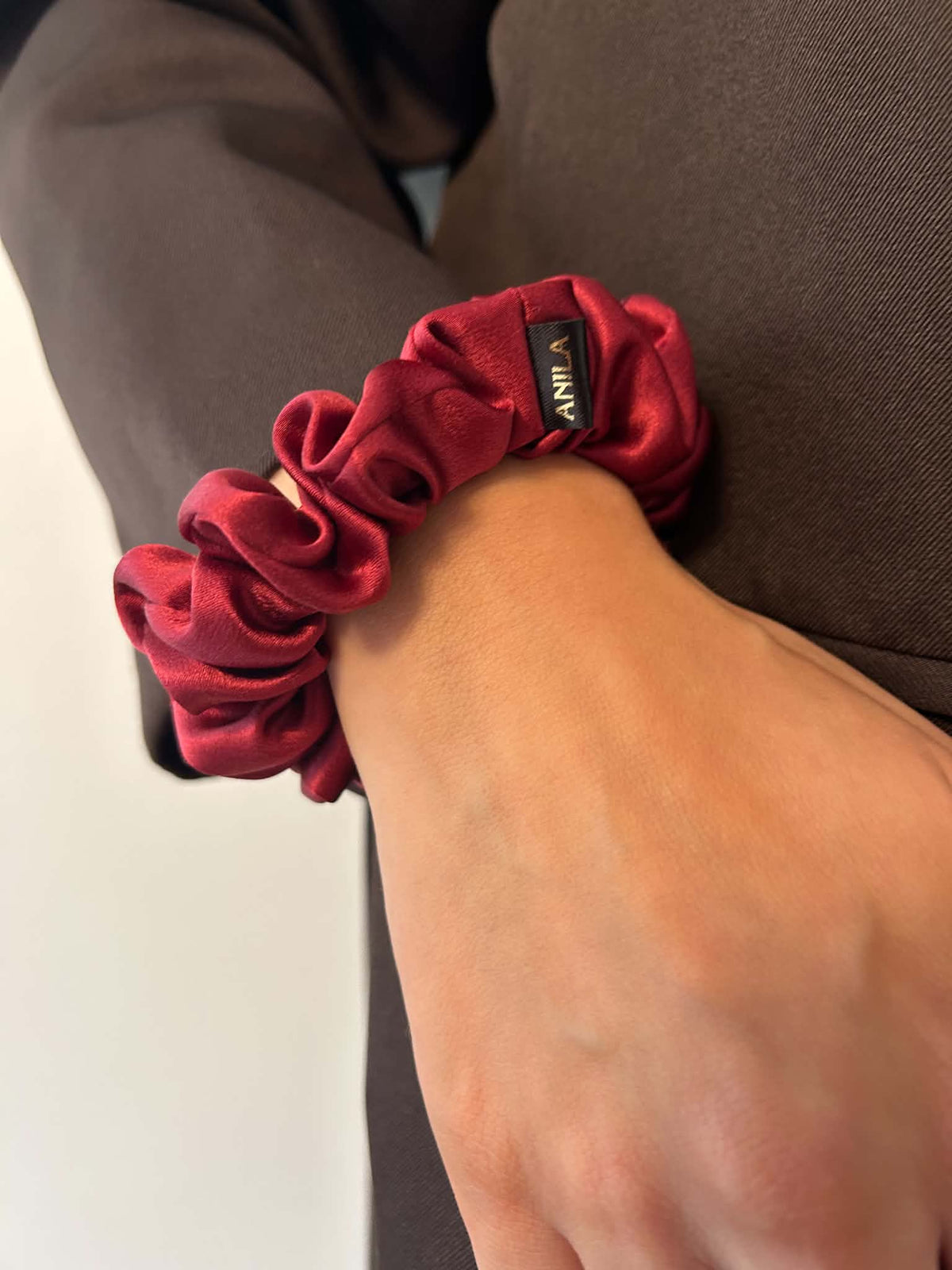 „BURGUNDY“ 100% Mulberry šilko gumytė