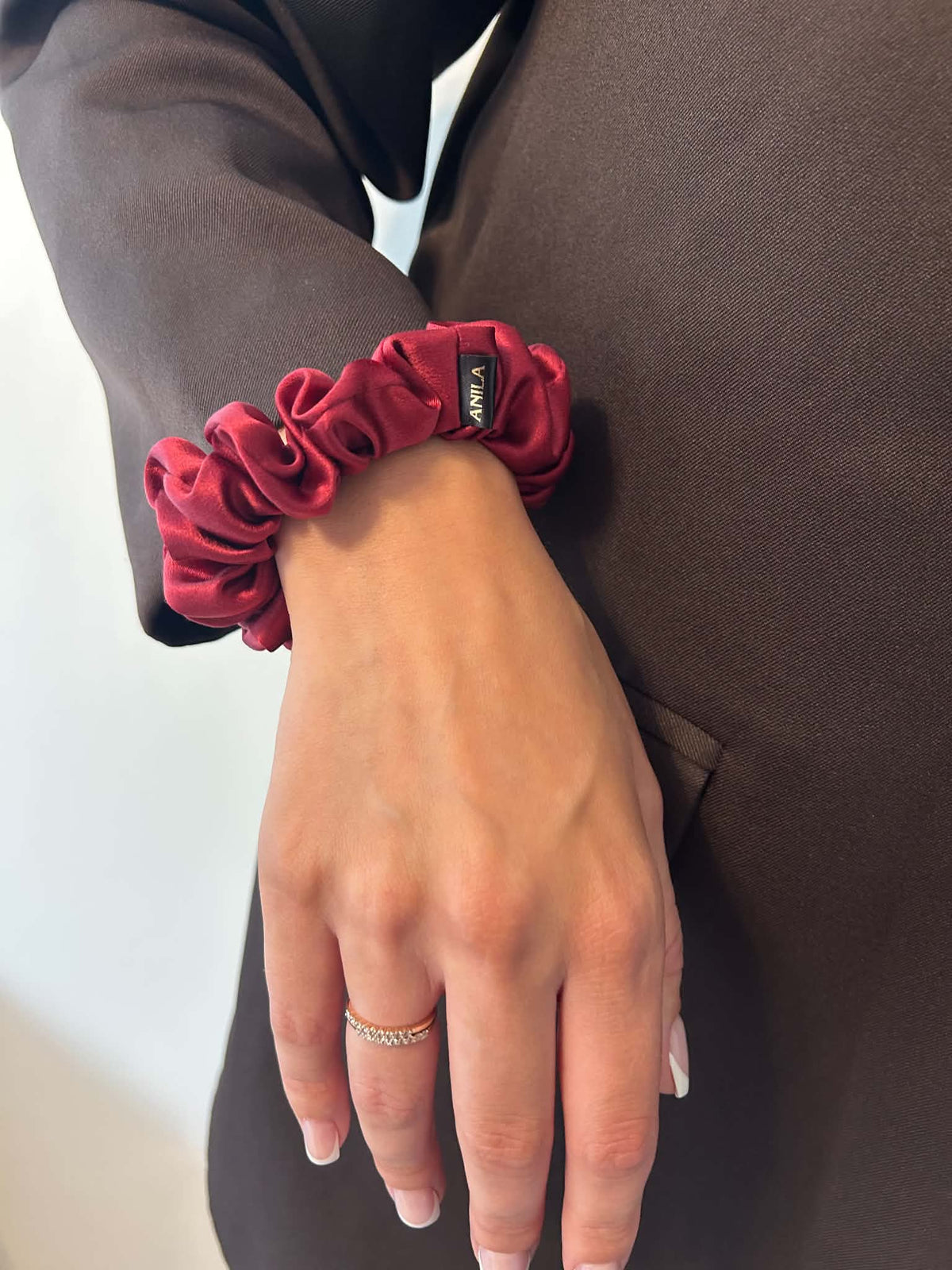 „BURGUNDY“ 100% Mulberry šilko gumytė