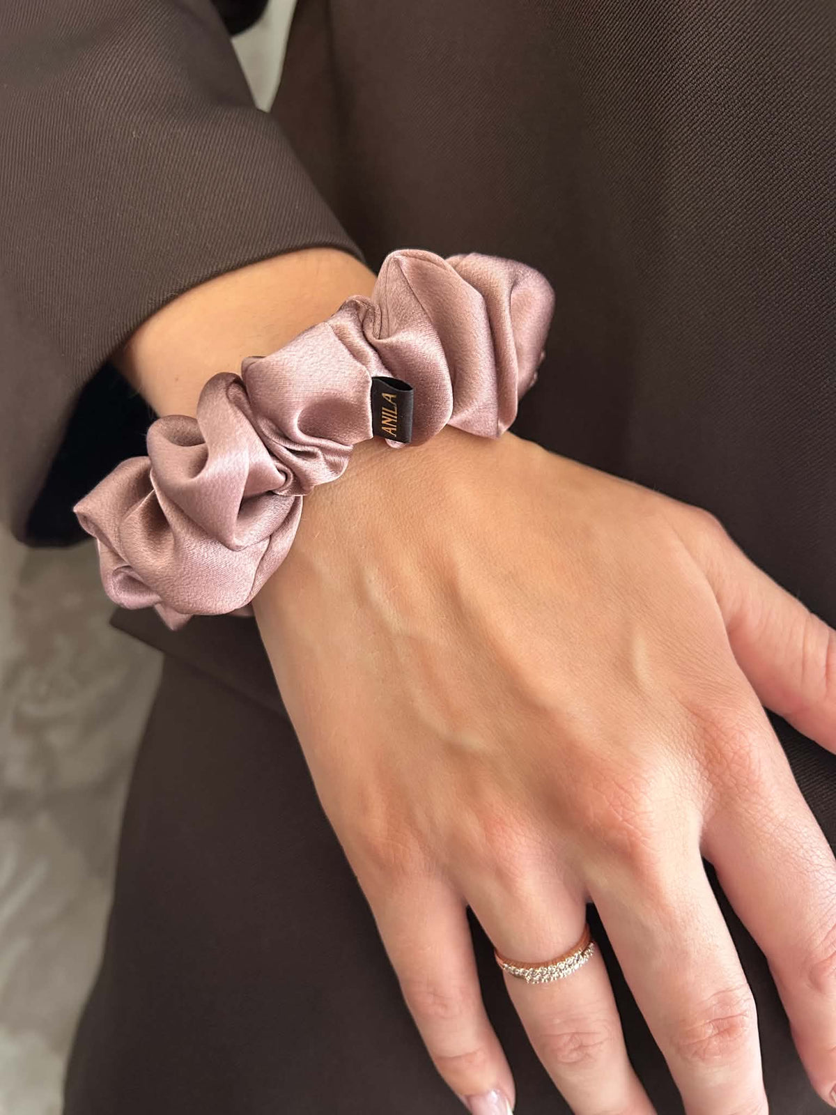 „DUSTY ROSE“ 100% Mulberry šilko gumytė
