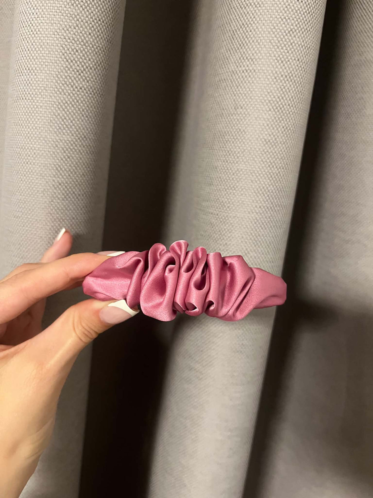BABY PINK ARMANI šilko plaukų segtukas