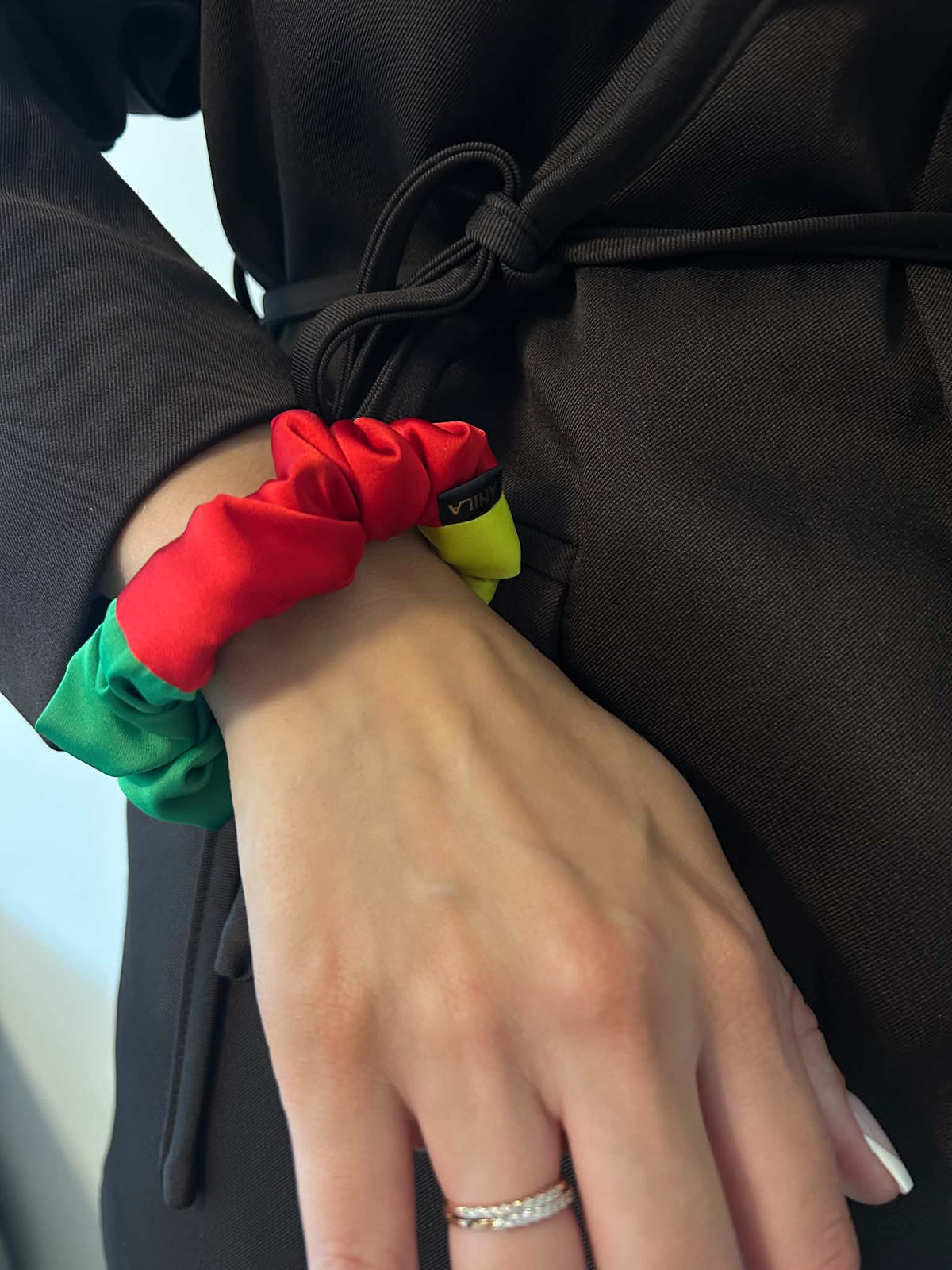 „LIETUVA“ ARMANI šilko plaukų gumytė